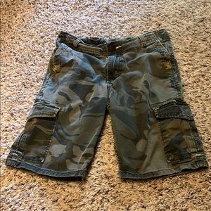 3/$10 Boys Wrangler Camouflage Cargo Shorts Size 10